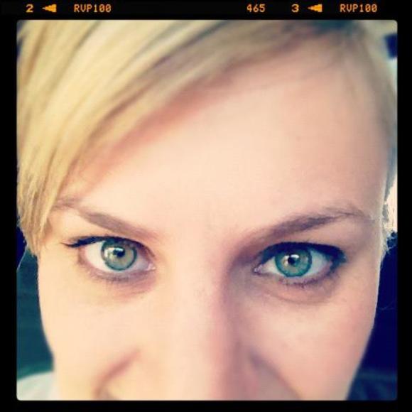 Meet your Posher, Beth - Picture 1 of 1